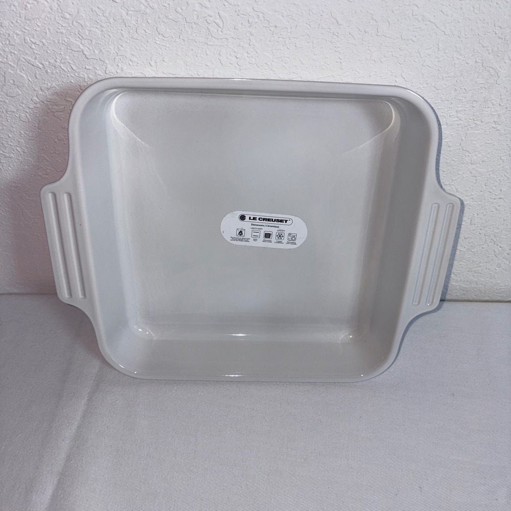 Le Creuset Square Casserole Baker 9 x 9 inch White New Heritage Stoneware Dish